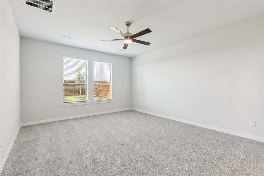 Spacious, unfurnished interior of a new home in Madero, Haslet (Image 24).