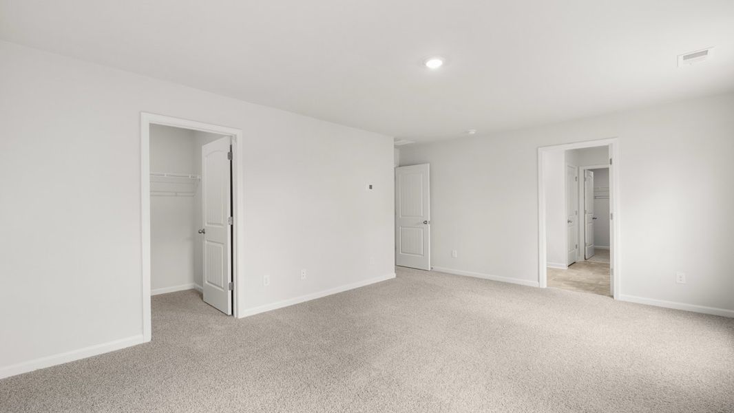 Representative unfurnished interior of a home built from the Hanover by D.R. Horton in Thompson Ridge, Dallas (Image 18).