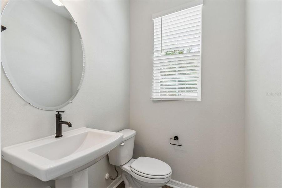 Furnished interior view inside a new home in , Orlando (Image 8).
