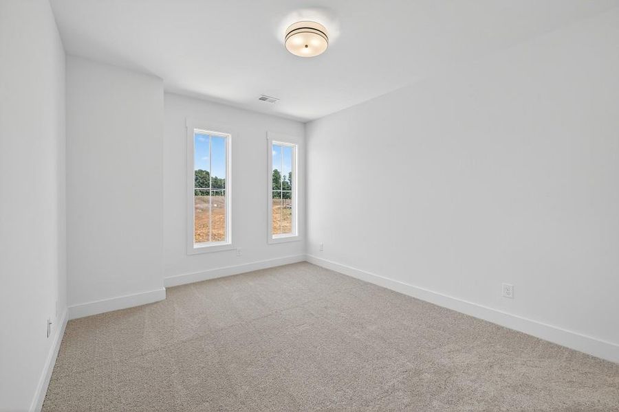 Spacious, unfurnished interior of a new home in Livingstone Park, Kennesaw (Image 49).