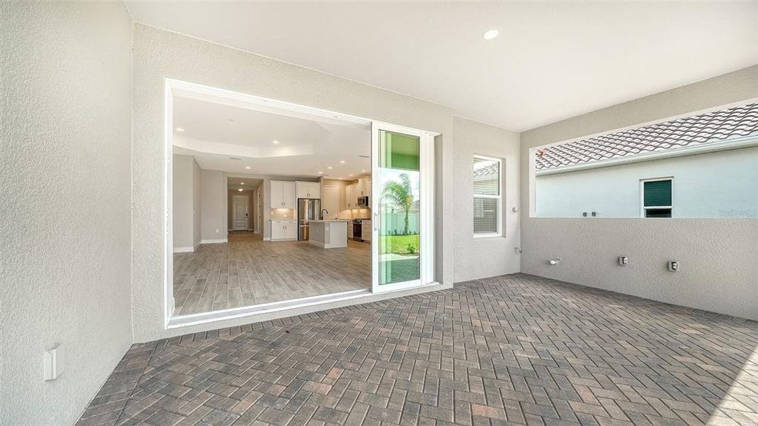 Spacious, unfurnished interior of a new home in Windward, Lakewood Ranch (Image 21). Spacious, unfurnished interior of a new home in Windward, Lakewood Ranch (Image 21).