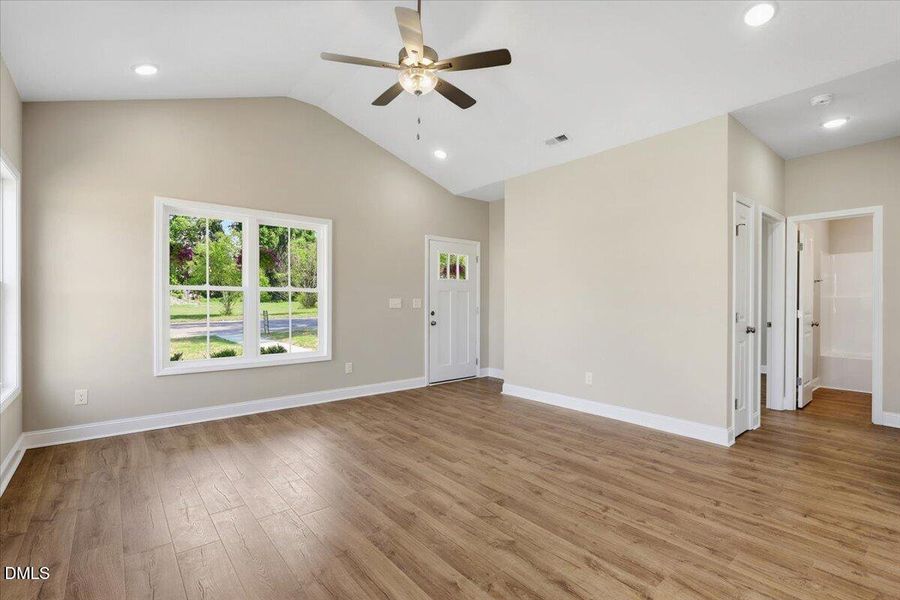 33-311 N Wilson Ave-33