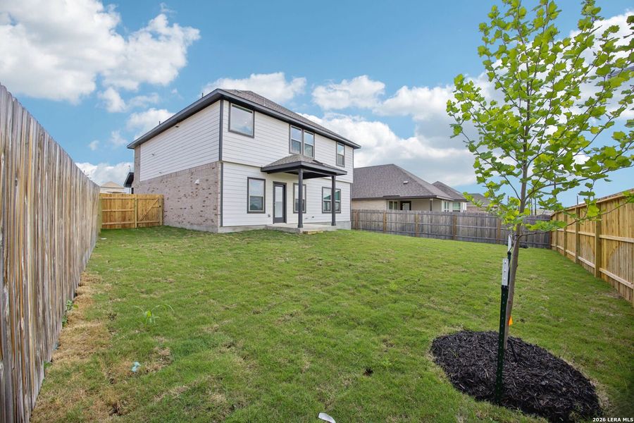 Exterior details and patio area of a home in Arcadia Ridge - Premier Series, San Antonio (Image 30).