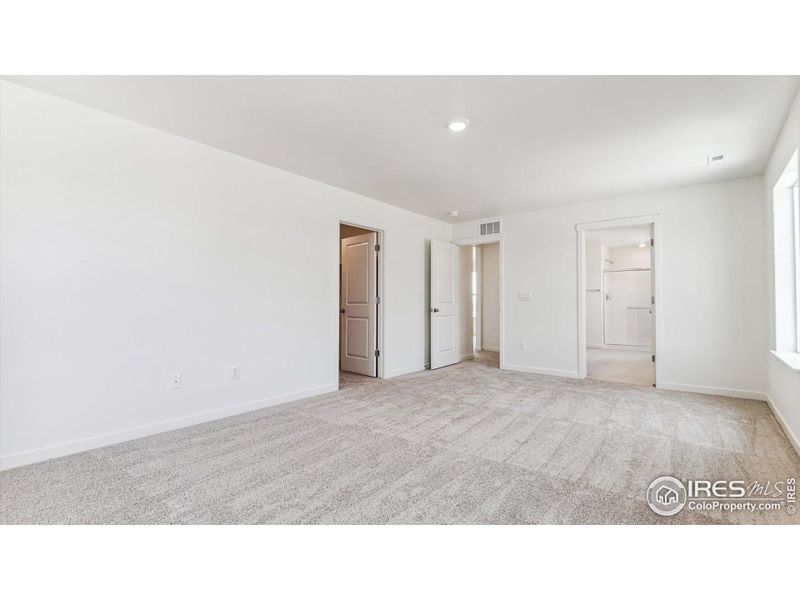 Spacious, unfurnished interior of a new home in Vantage, Berthoud (Image 14).