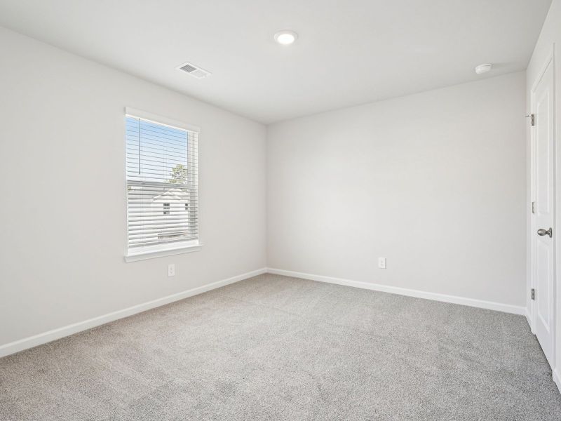 Spacious, unfurnished interior of a new home in Manning Mill, Adairsville (Image 17).