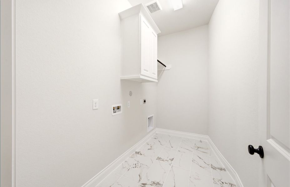 Spacious, unfurnished interior of a new home in Bridgeland 50′, Cypress (Image 37). Spacious, unfurnished interior of a new home in Bridgeland 50′, Cypress (Image 37).
