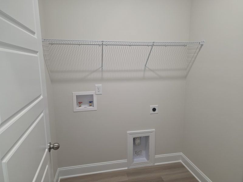 Spacious, unfurnished interior of a new home in Northborough, Colfax (Image 45).