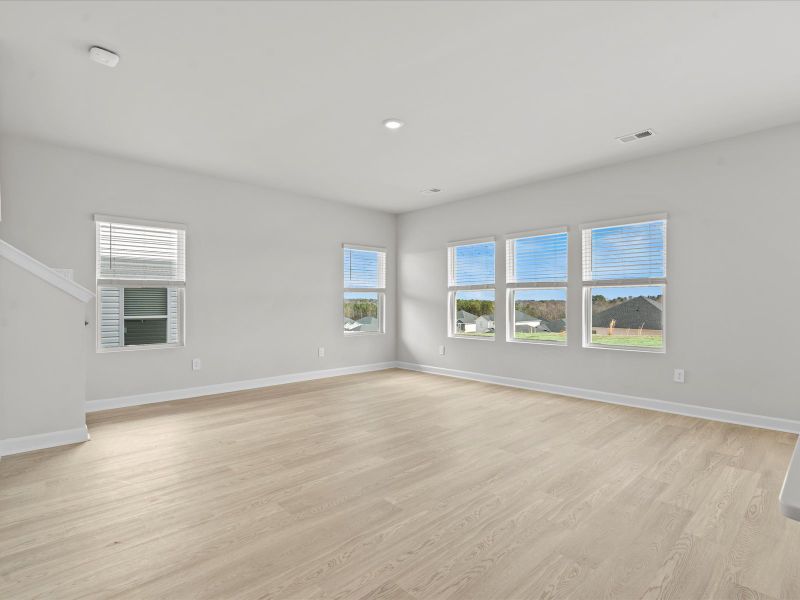 Spacious, unfurnished interior of a new home in Brayfield Manor - Signature Collection, Wellford (Image 11).