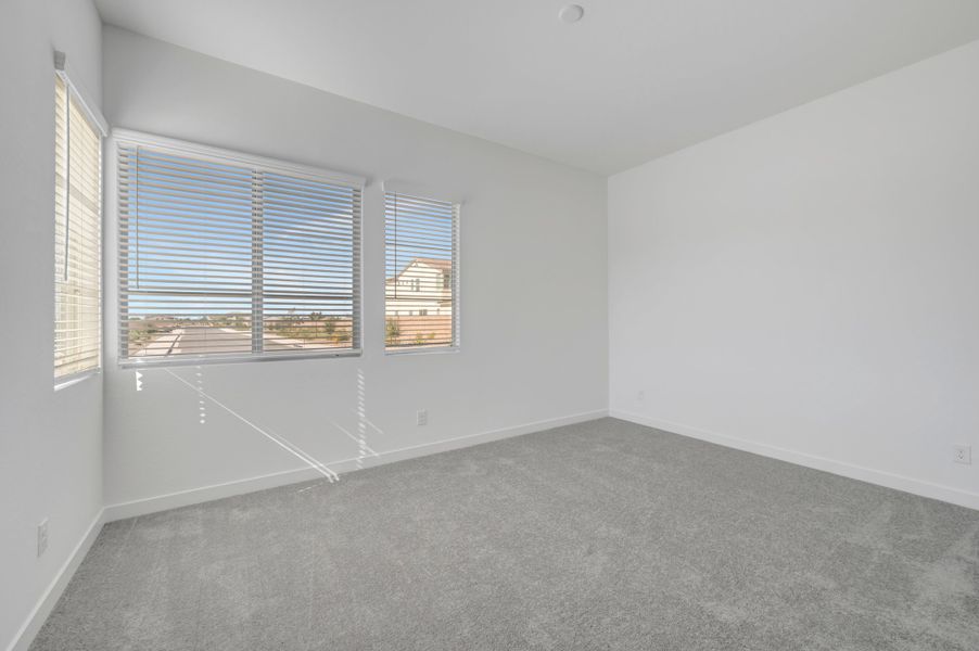 Spacious, unfurnished interior of a new home in Terraza, San Tan Valley (Image 31).