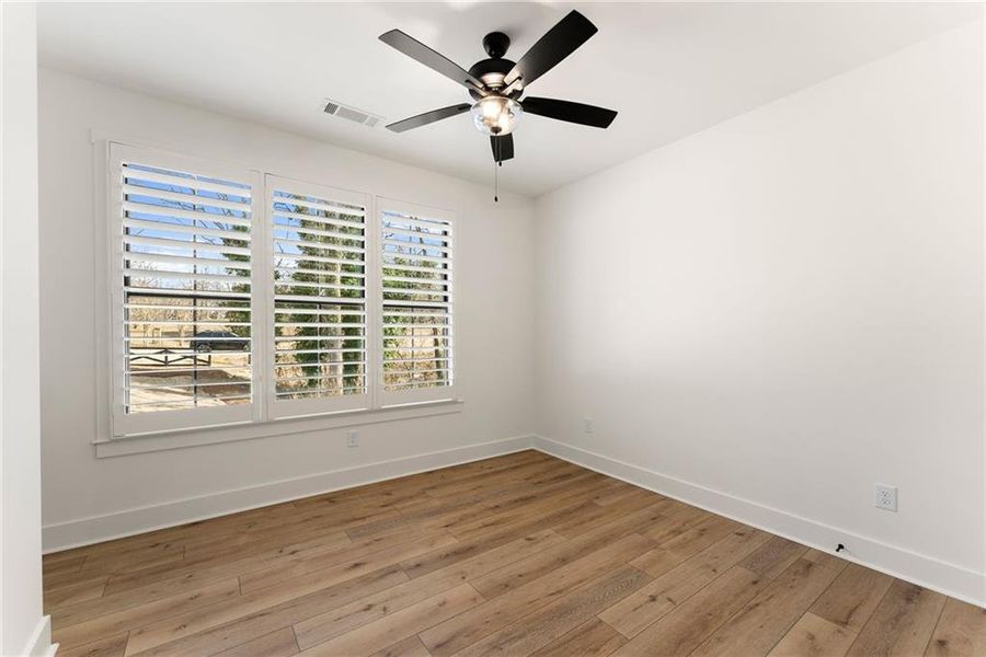 Spacious, unfurnished interior of a new home in , Gainesville (Image 24).