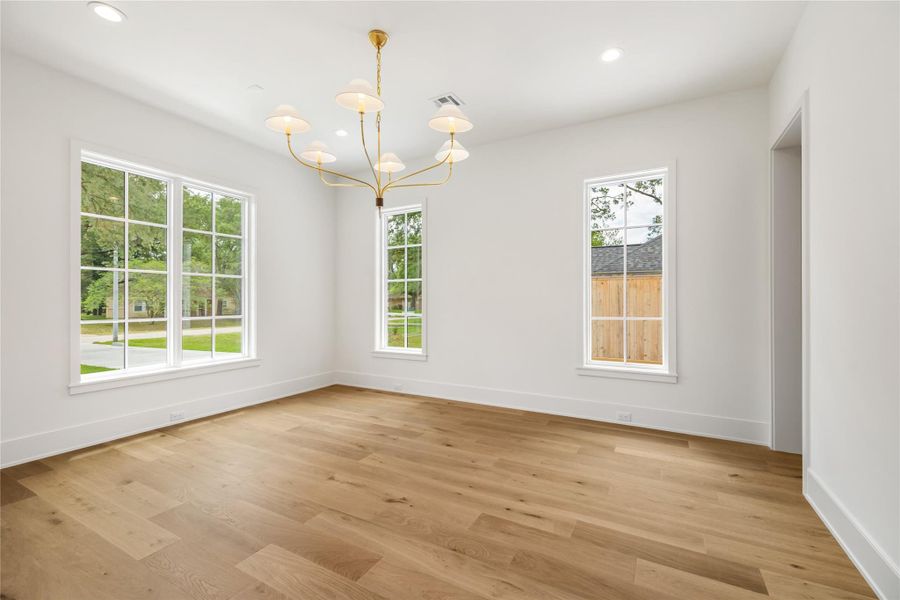 Spacious, unfurnished interior of a new home in , Houston (Image 46).