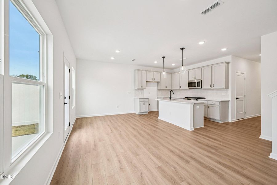 10-web-or-mls-Mirth Ct-S0701-010