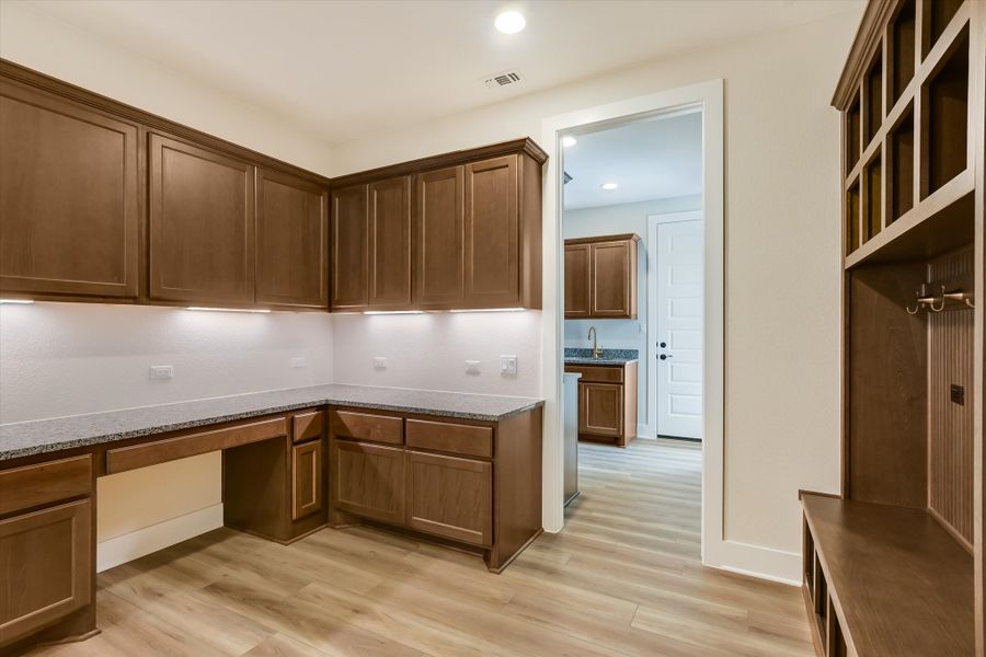 Representative furnished interior of a home built from the Avalon by Giddens Homes in Scofield Farms Estates, Georgetown (Image 128).