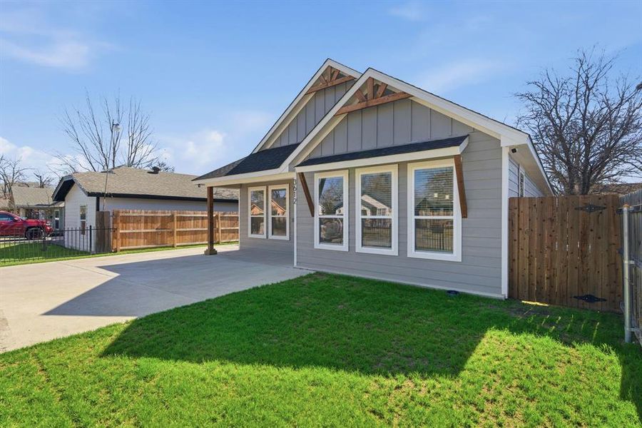 Exterior details and patio area of a home in , Fort Worth (Image 3).
