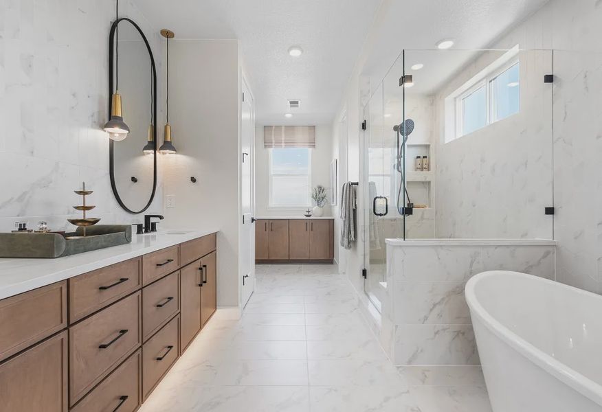 Madison Model Primary Bath - 23 of 25