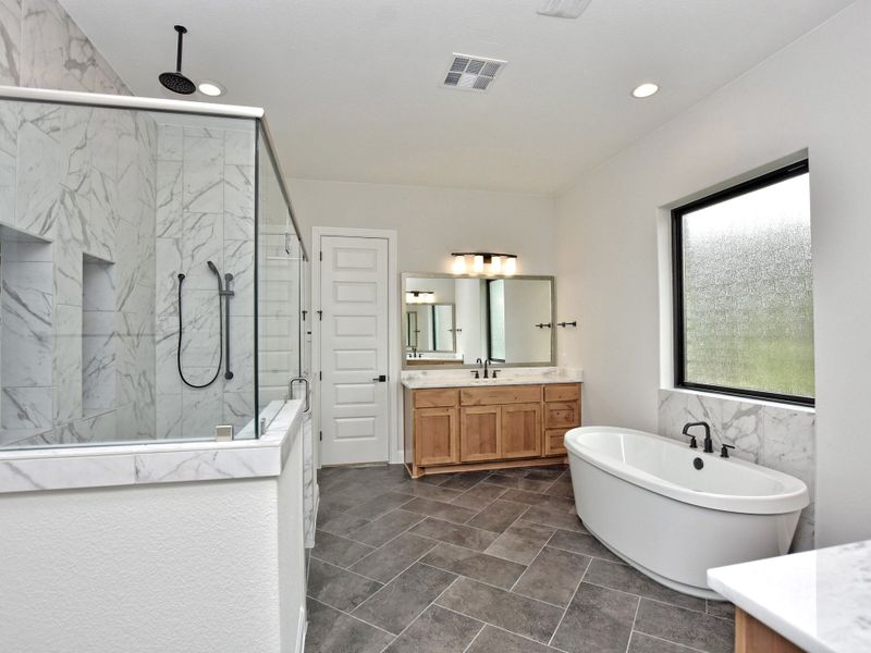 Representative furnished interior of a home built from the Santa Barbara II by Giddens Homes in Scofield Farms Estates, Georgetown (Image 76).