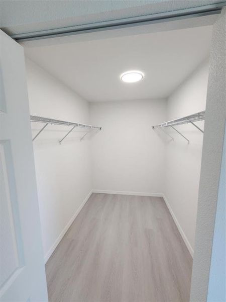 Spacious, unfurnished interior of a new home in , Dunnellon (Image 16).