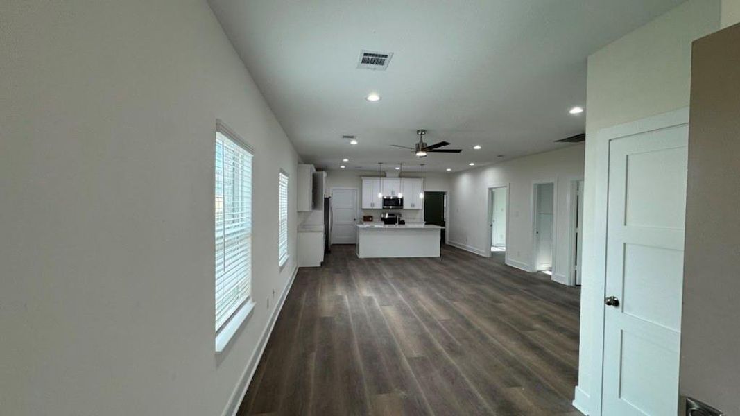 Spacious, unfurnished interior of a new home in , Houston (Image 6).