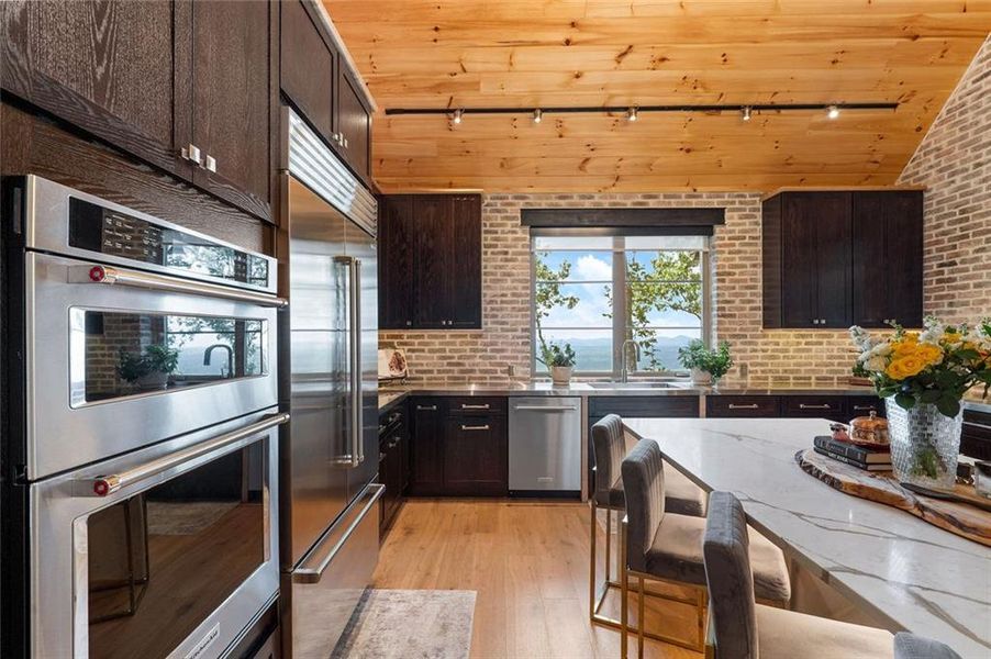 Image 83 of a home in .