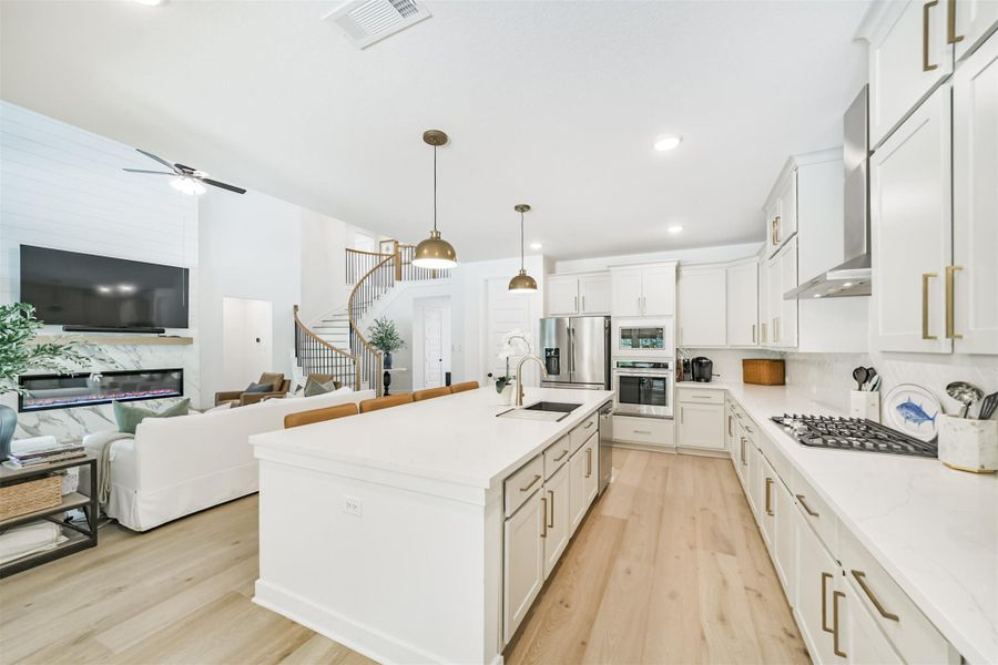 Furnished interior view inside a new home in Woodforest – 60', Montgomery (Image 38).