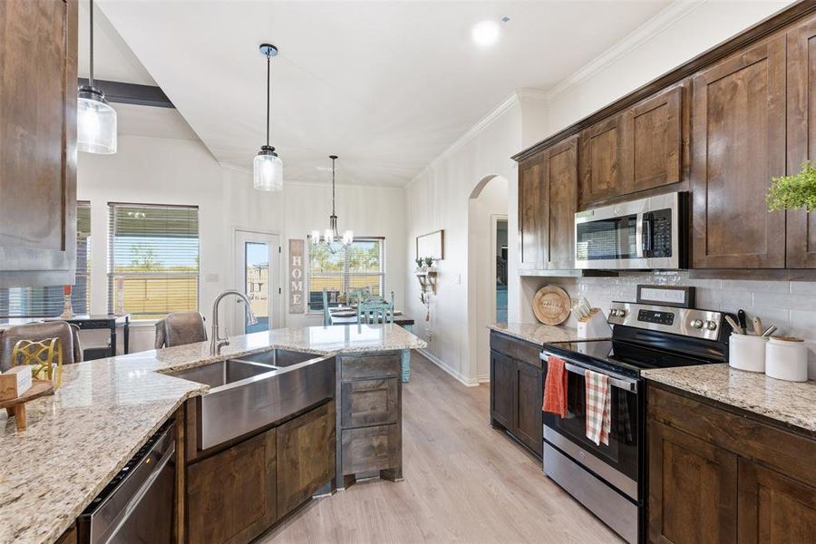 Furnished interior view inside a new home in , Grandview (Image 31).