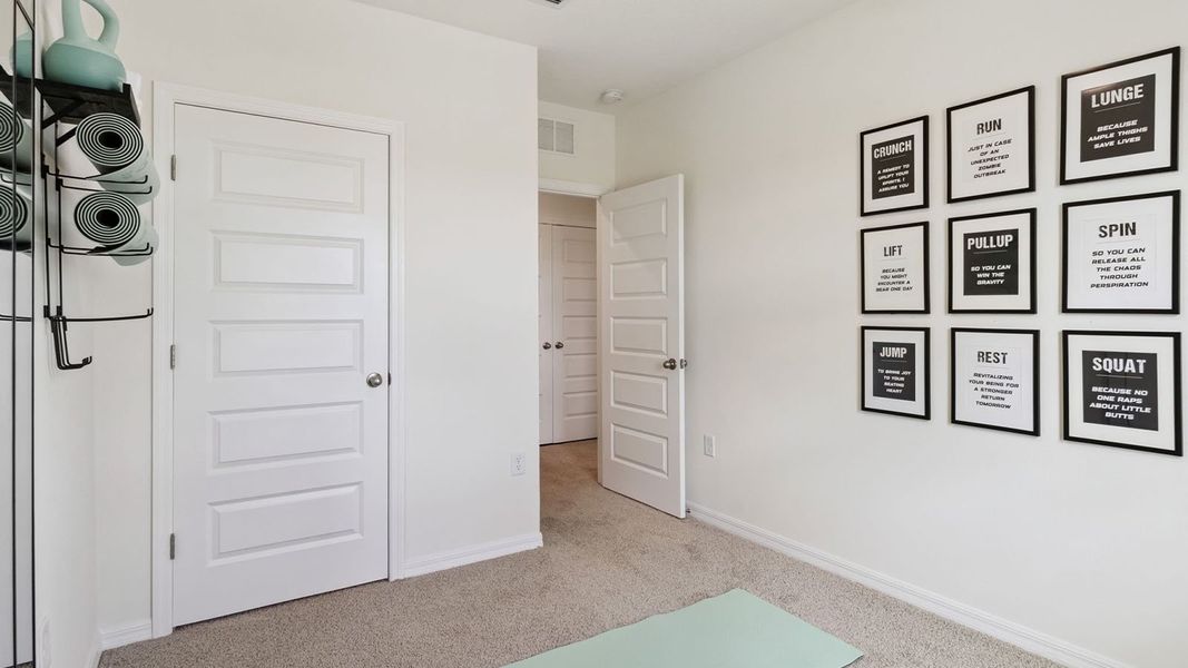 Spacious, unfurnished interior of a new home in Summerlin at Hawthorne Ranch, Lakeland (Image 19).