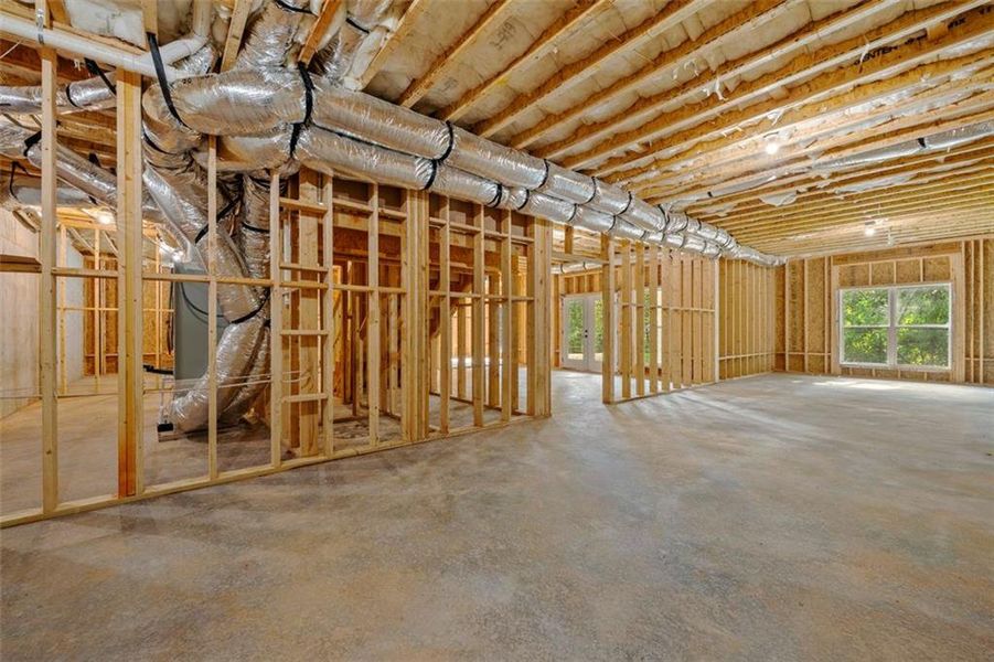 Spacious, unfurnished interior of a new home in , Jefferson (Image 24).