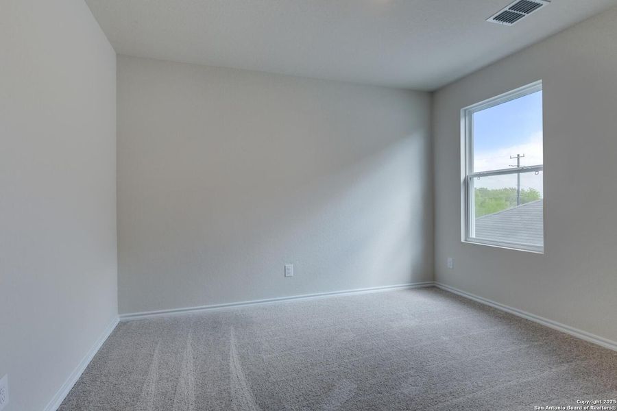 Spacious, unfurnished interior of a new home in Meadows at Hennersby Hollow 40's, San Antonio (Image 34).