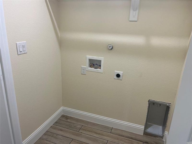 Spacious, unfurnished interior of a new home in , Fort Worth (Image 11).