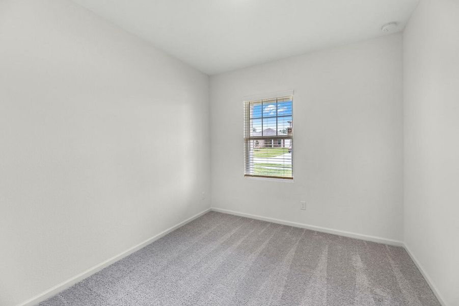 Spacious, unfurnished interior of a new home in Cedar Pointe, Crosby (Image 11).