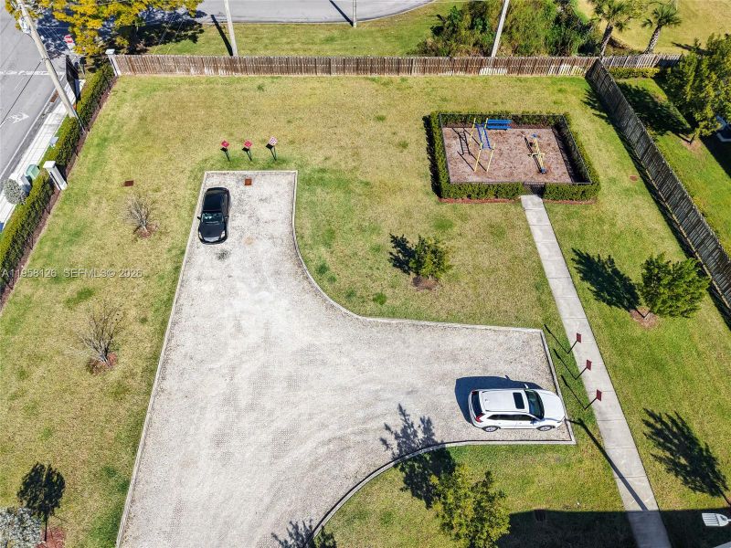 Community amenities in Sebastian Isles, Florida City (Image 25).