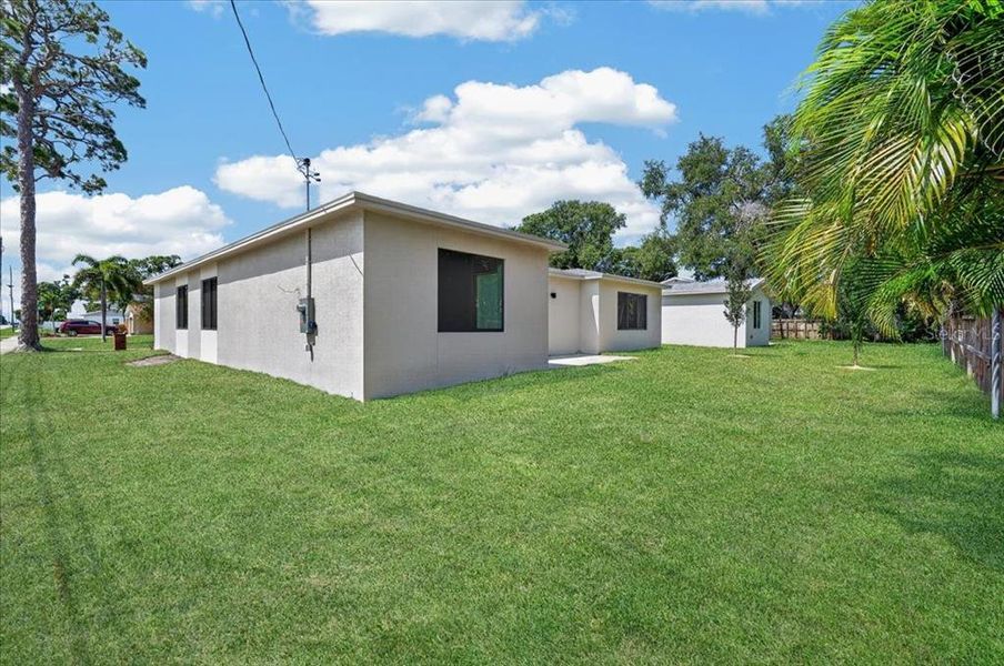 Exterior details and patio area of a home in , Seminole (Image 30).