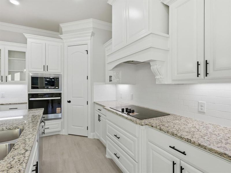 Furnished interior view inside a new home in , Granbury (Image 17). Furnished interior view inside a new home in , Granbury (Image 17).