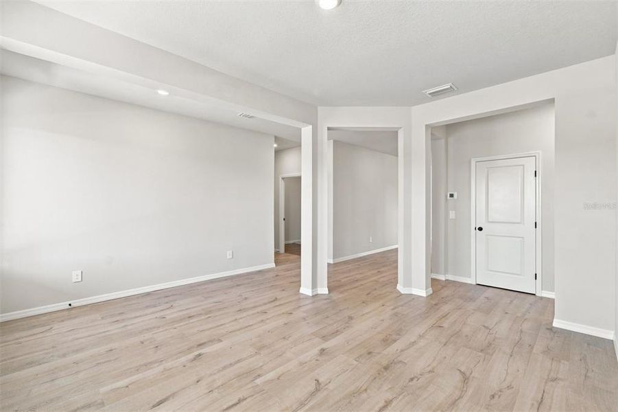Spacious, unfurnished interior of a new home in Southwind – Executive Series, Plant City (Image 15).
