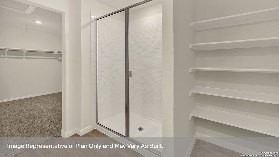 Image 32 of a home in Paramount.