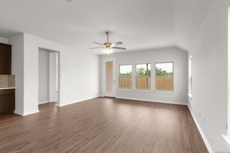 Spacious, unfurnished interior of a new home in Clear Creek, New Braunfels (Image 9). Spacious, unfurnished interior of a new home in Clear Creek, New Braunfels (Image 9).