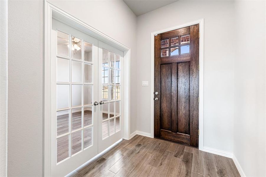 Spacious, unfurnished interior of a new home in Waterford Park, Weatherford (Image 13).