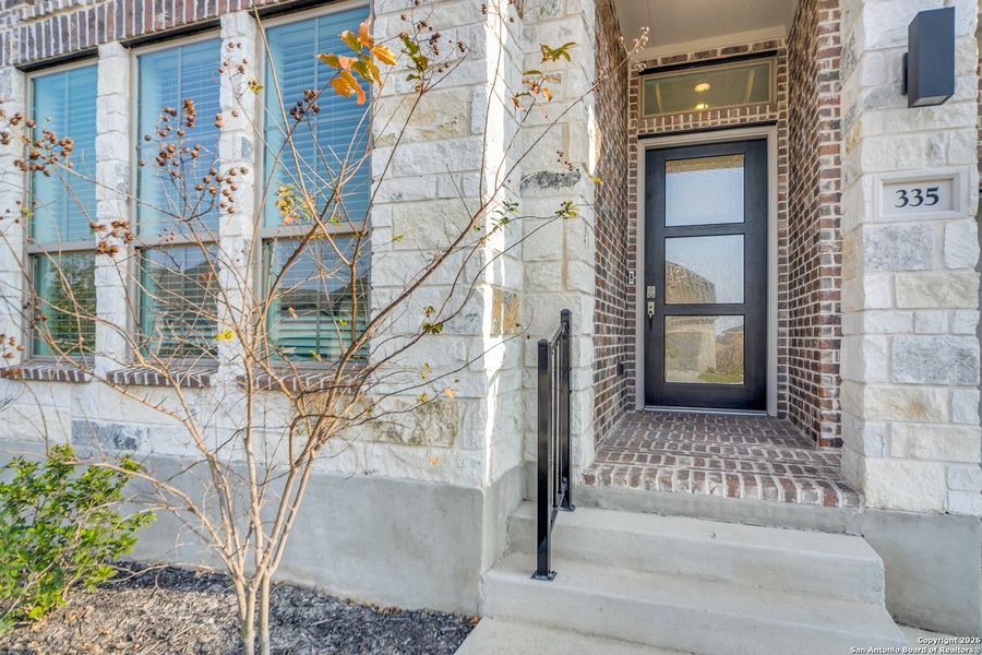 Exterior details and patio area of a home in , New Braunfels (Image 17).