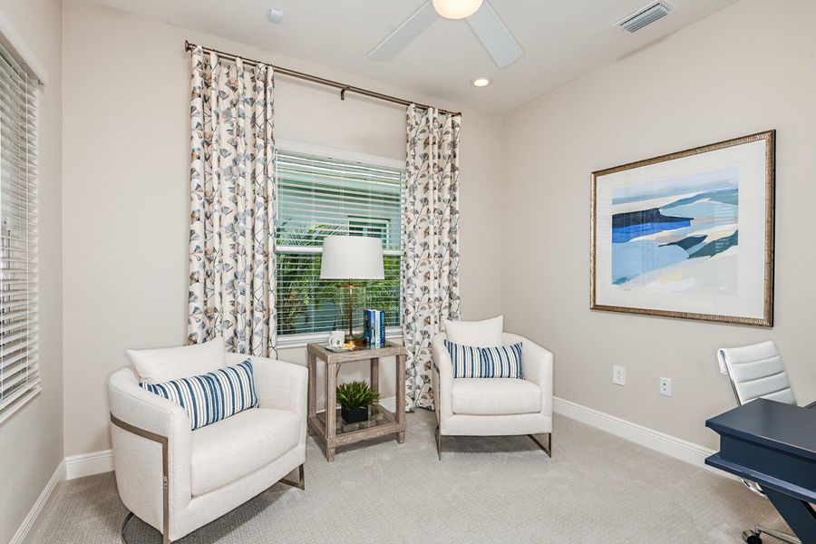 Representative furnished interior of a home built from the Dream 2 by Neal Communities in Palmera, Venice (Image 20).