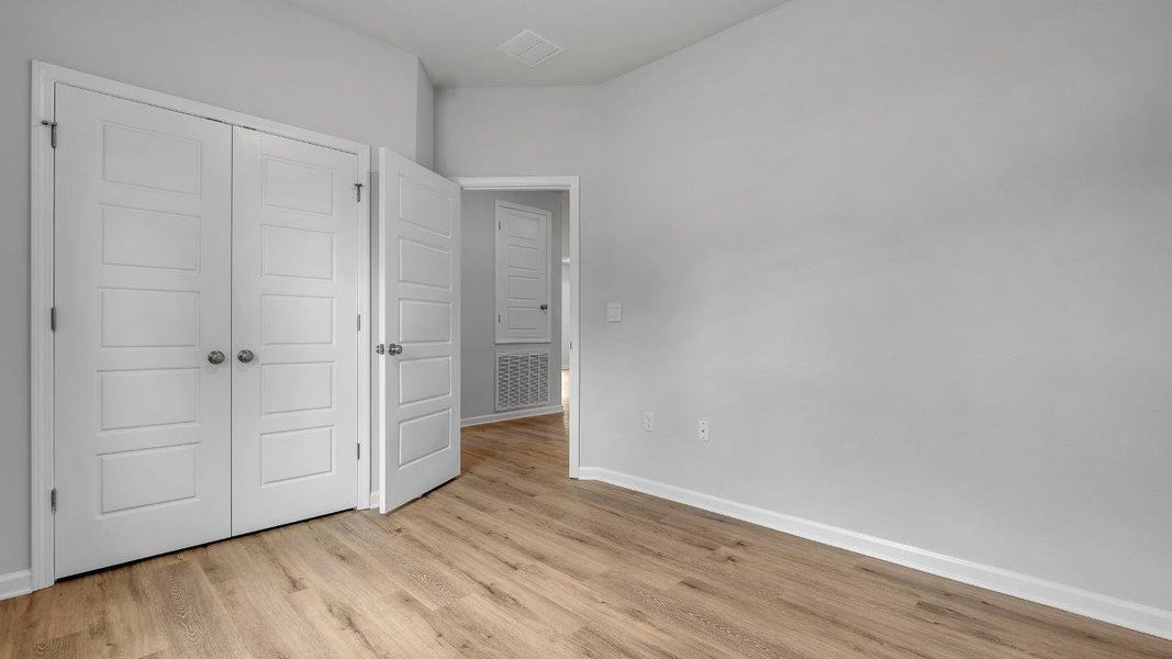 Spacious, unfurnished interior of a new home in Greystone, Crawfordville (Image 13).