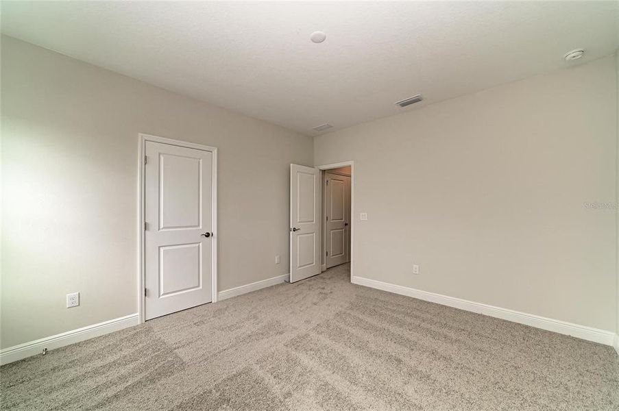 Spacious, unfurnished interior of a new home in Oakfield, Parrish (Image 21).