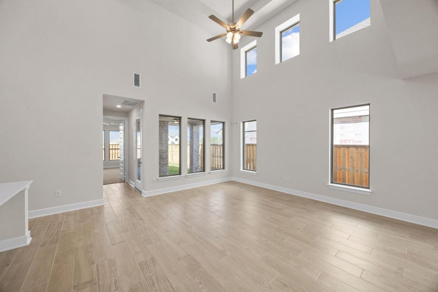 Spacious, unfurnished interior of a new home in Parmer Ranch, Georgetown (Image 26).