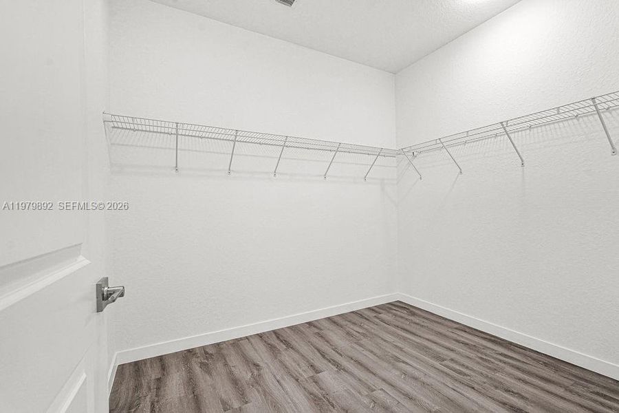Spacious, unfurnished interior of a new home in , Miami (Image 46).