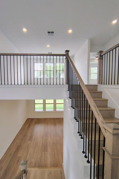Spacious, unfurnished interior of a new home in Wolf Ranch, Georgetown (Image 25).