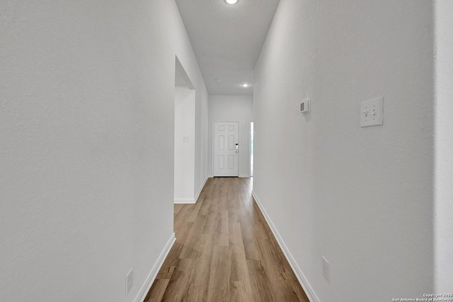 Spacious, unfurnished interior of a new home in Greenspoint Heights, Seguin (Image 14).