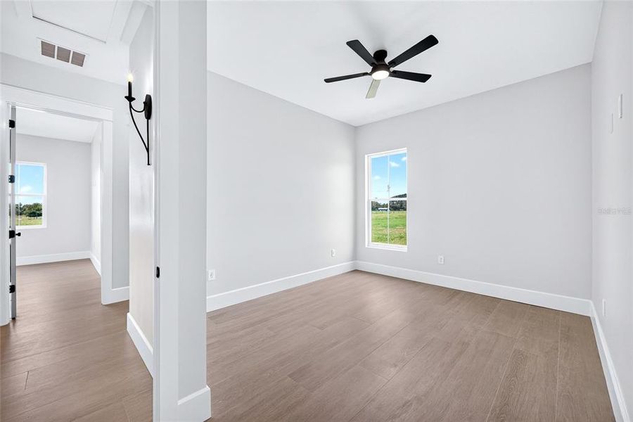 Spacious, unfurnished interior of a new home in , Dade City (Image 58).
