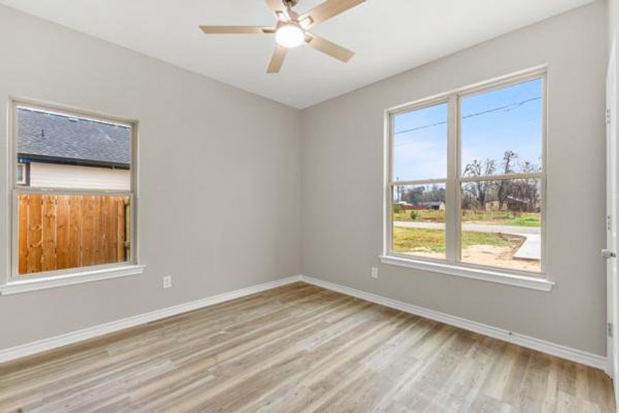 Spacious, unfurnished interior of a new home in , Hearne (Image 8).