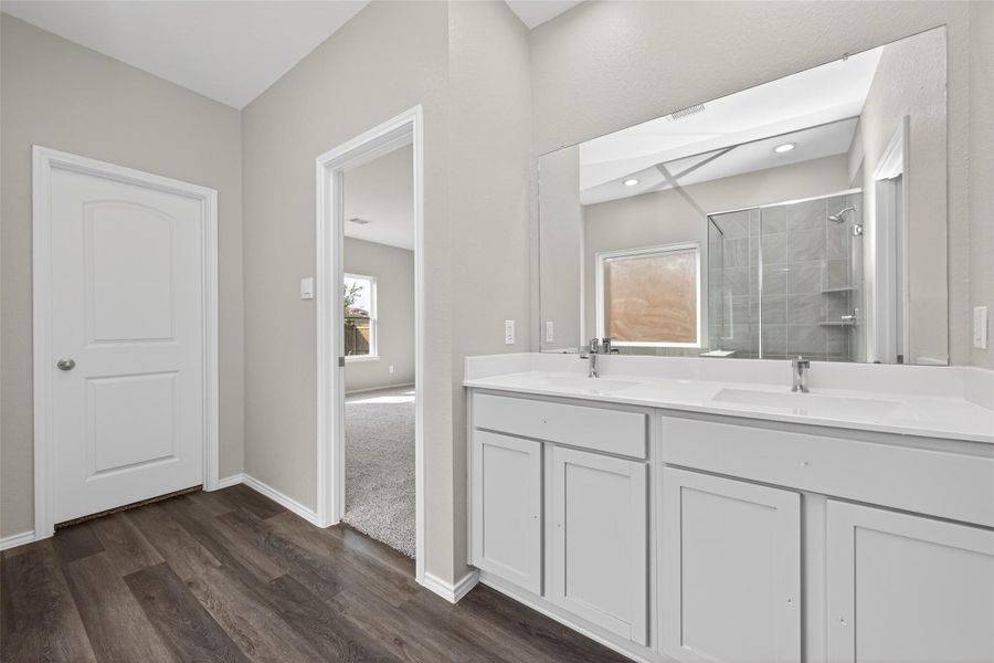 Furnished interior view inside a new home in Water Crest on Lake Conroe, Conroe (Image 18).