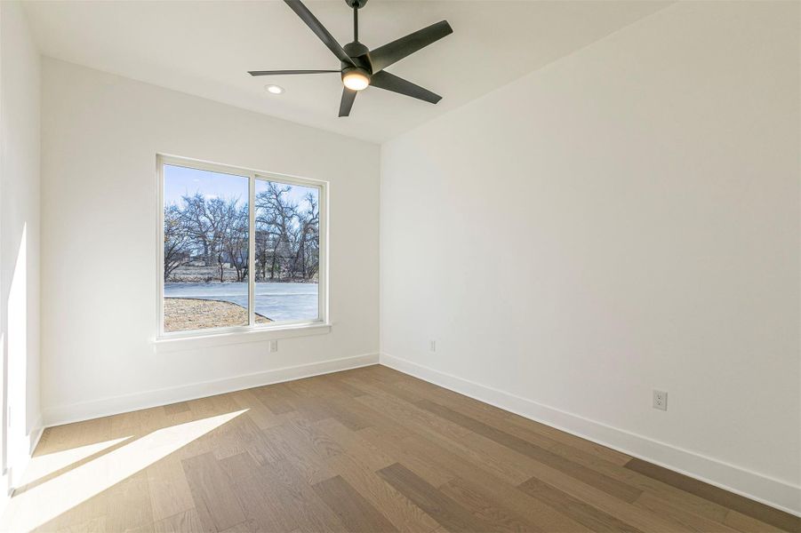 Spacious, unfurnished interior of a new home in , Horseshoe Bay (Image 19).