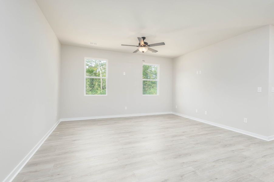 Spacious, unfurnished interior of a new home in Woodland Farms, Dickson (Image 17).